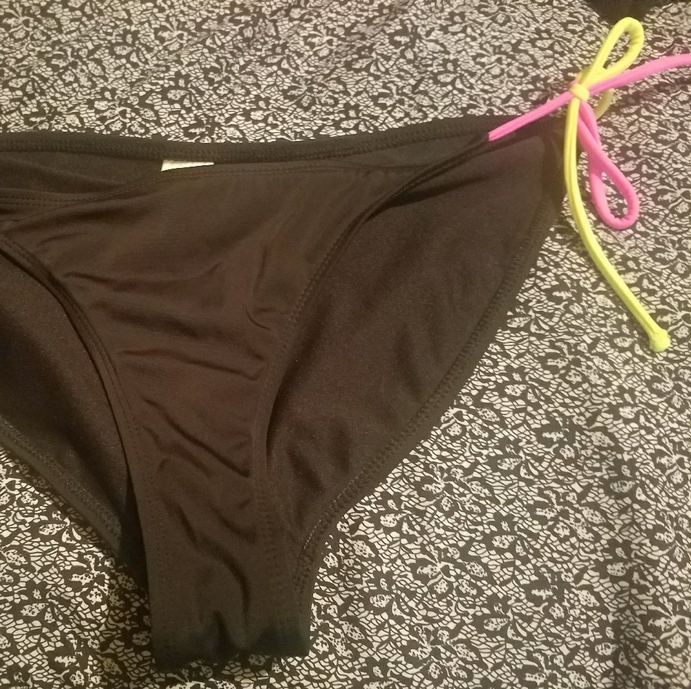 Tie bikini bottoms